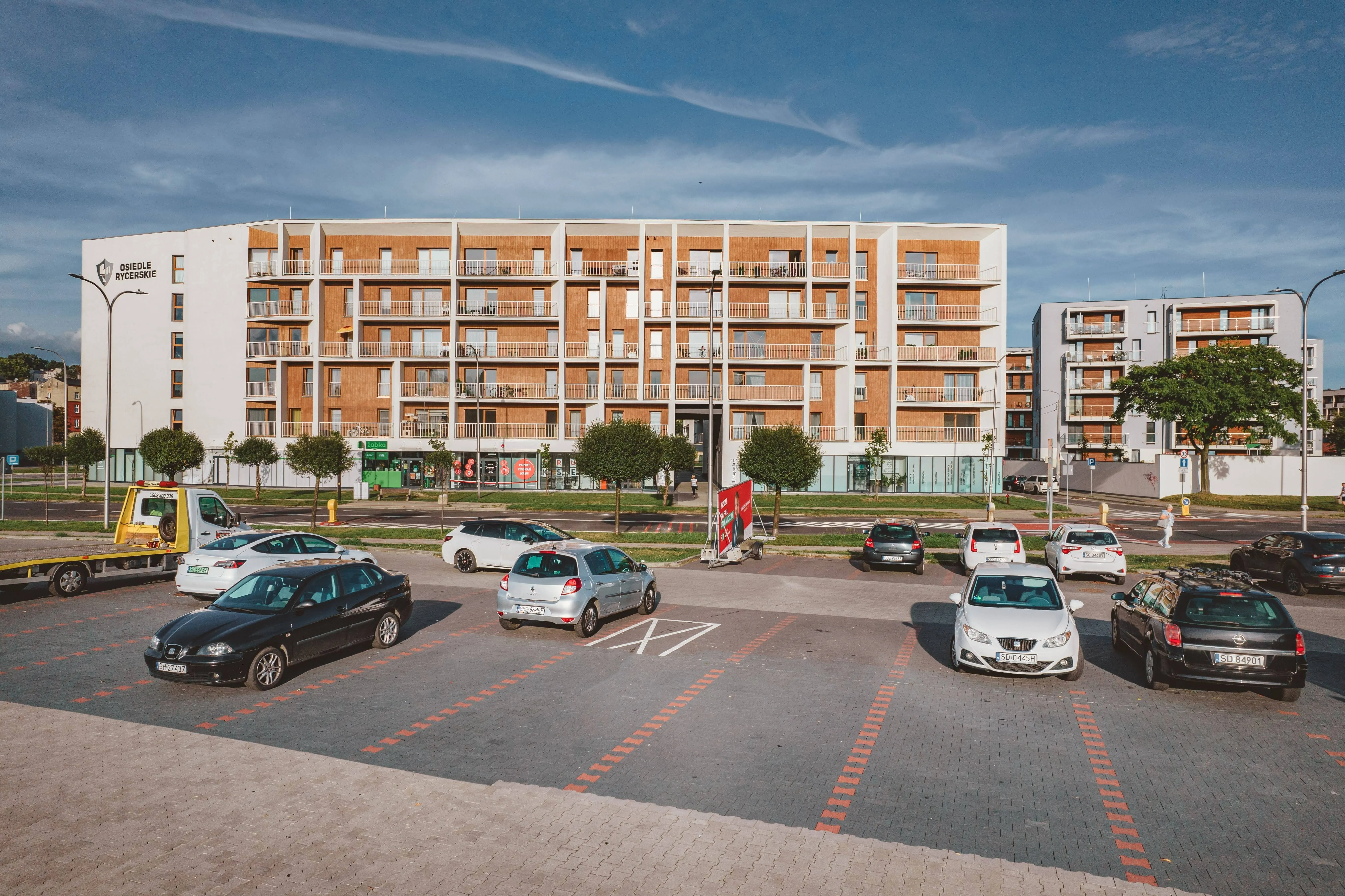 Parking dla pacjentów przed budynkiem